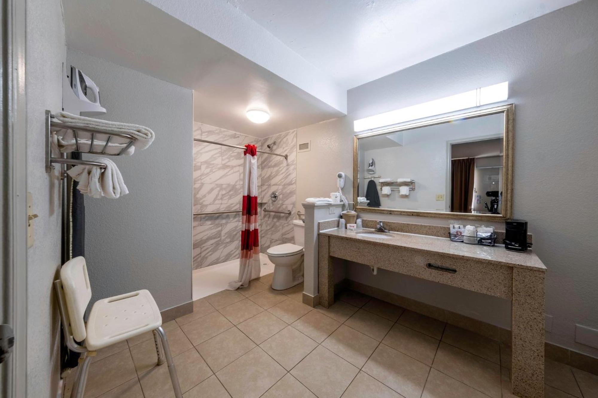 Red Roof Inn Шарлотсвилл Экстерьер фото